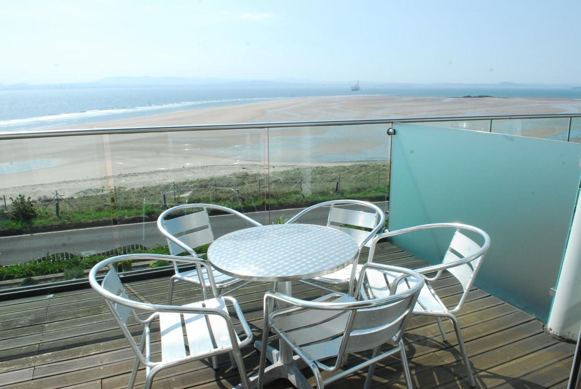 The Bay Hotel 25/39