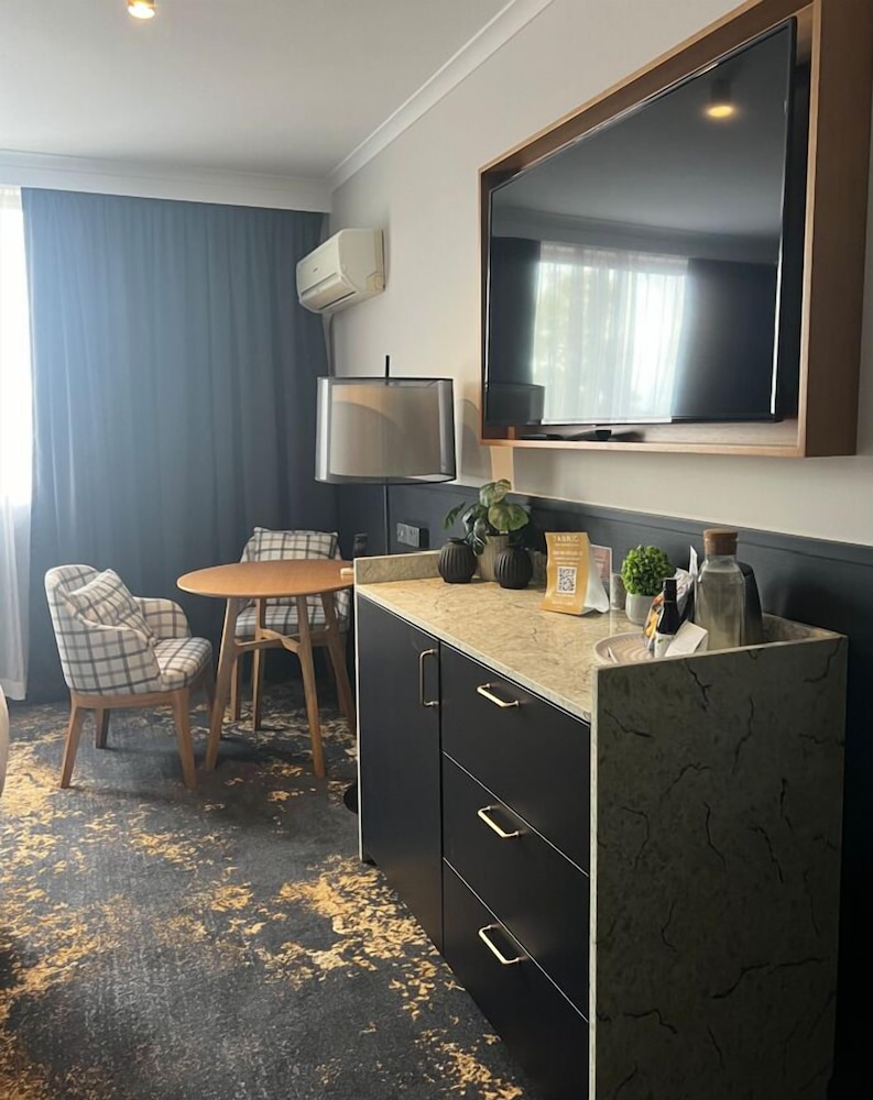 Mercure Albury 29/49