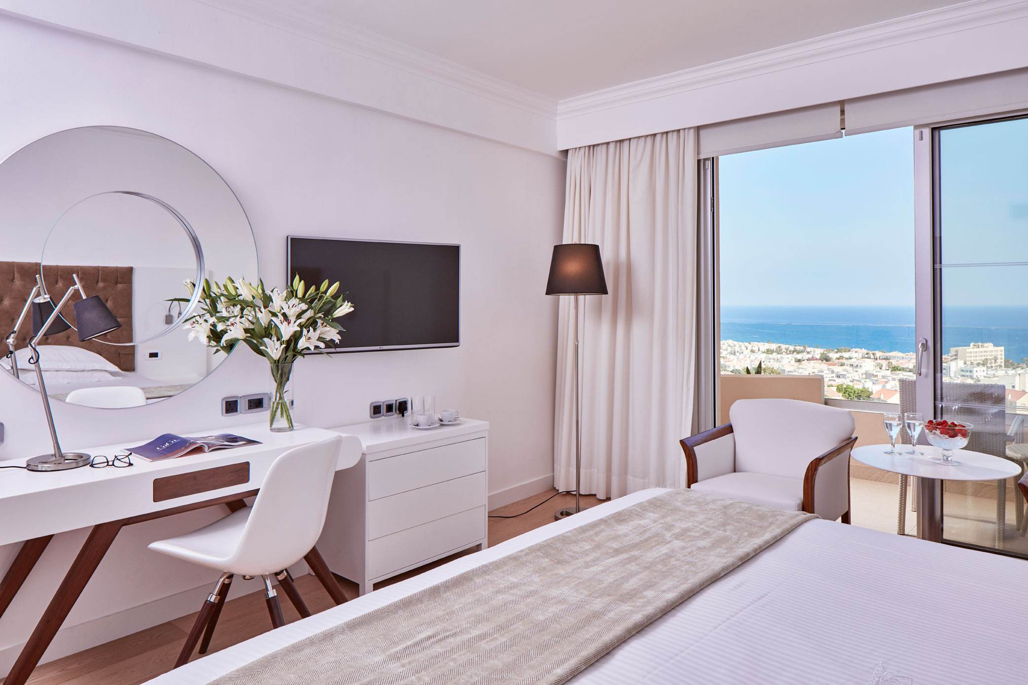 Room, Single, Lateral Side Sea View