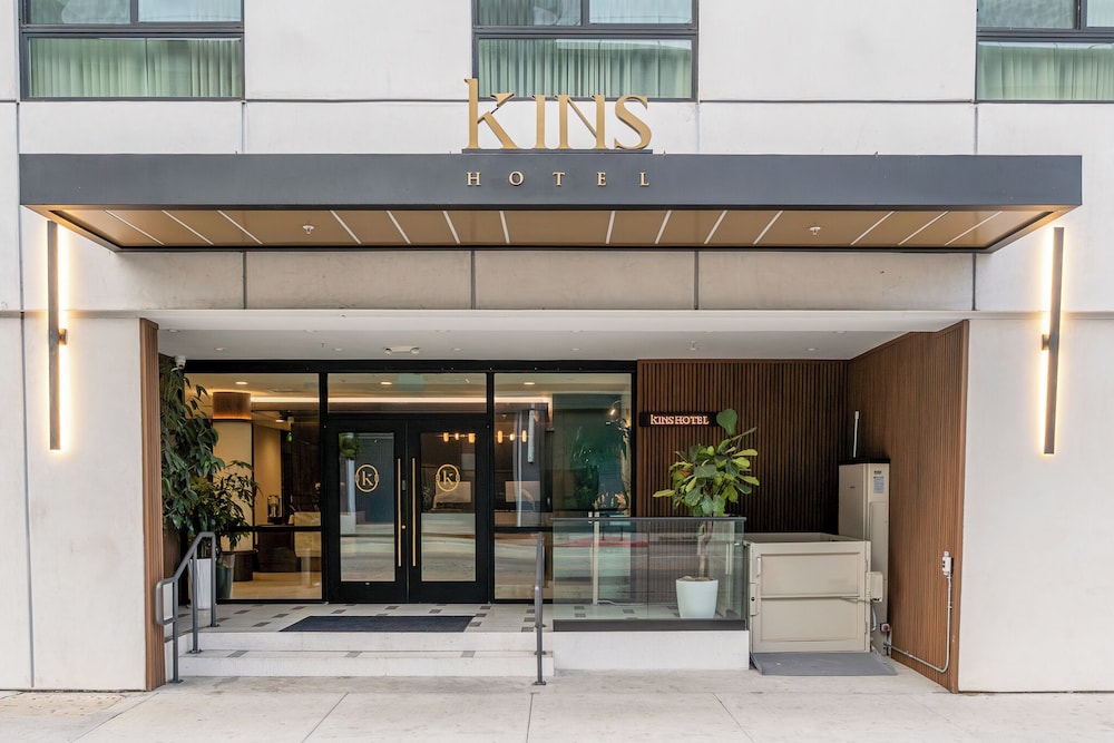 Kins Hotel 3/50