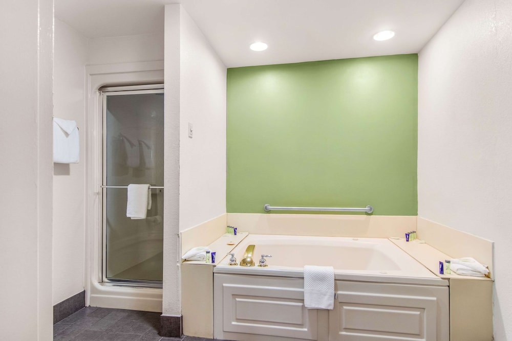 Sleep Inn Austintown - Youngstown, West 13/43
