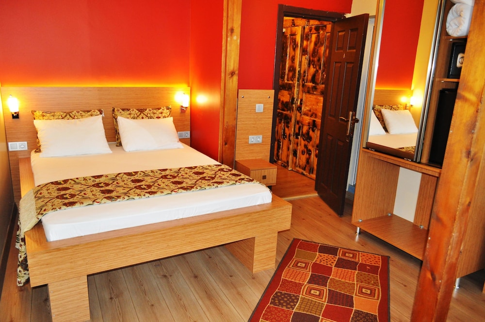 Antique Hostel 12/50