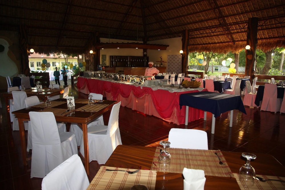 Hagnaya Beach Resort And Restaurant 5/19