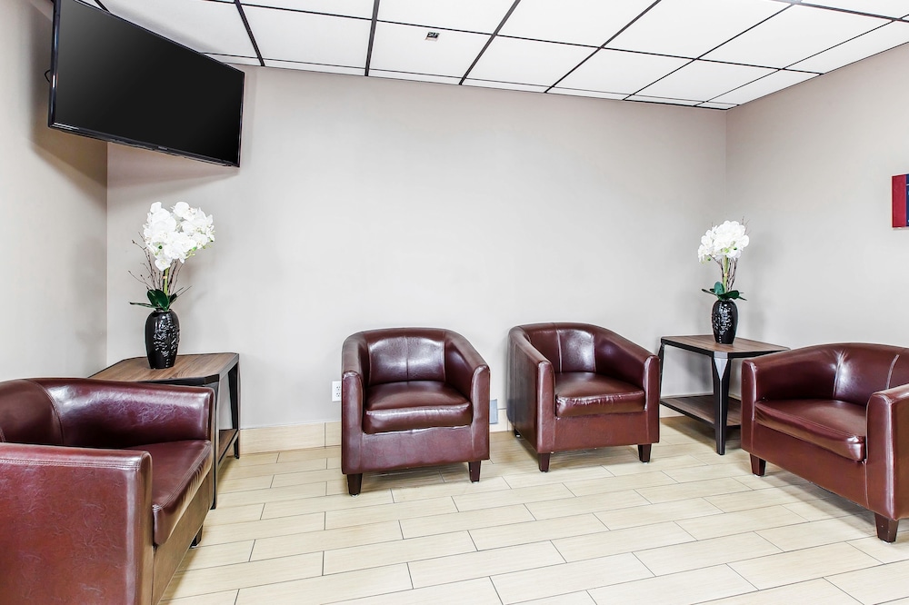 Econo Lodge Savannah Midtown 22/23