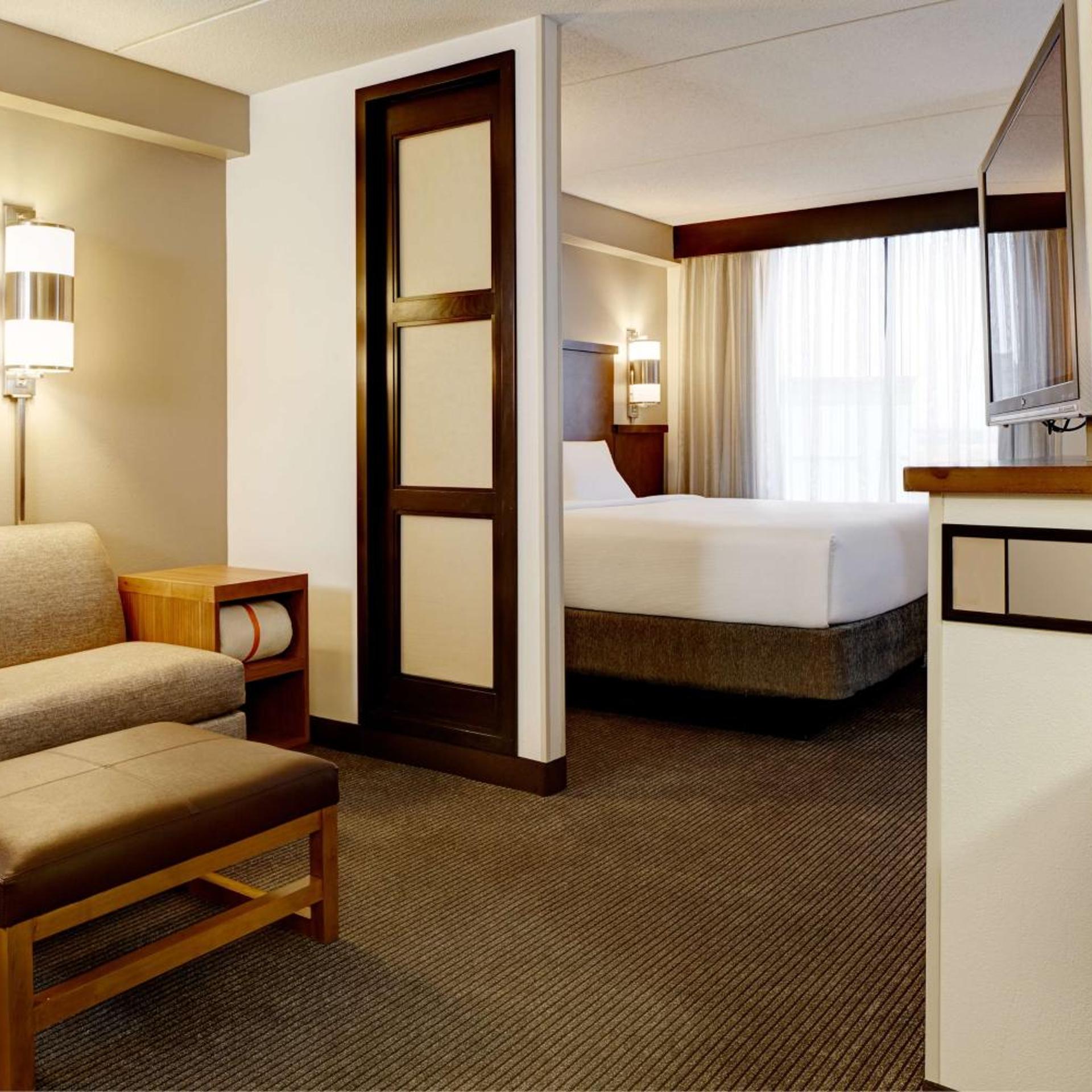 غرفة بسرير كينج مع أريكة لذوي الإعاقة، Hyatt Place Fremont/Silicon Valley 2/4