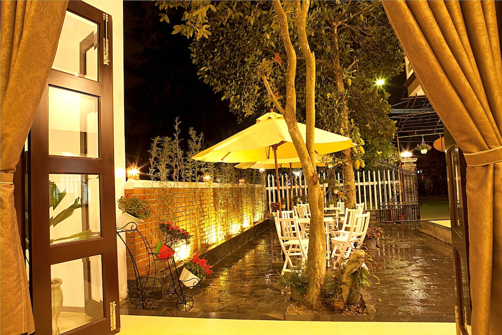 BLUE LAKE HOMESTAY 47/56