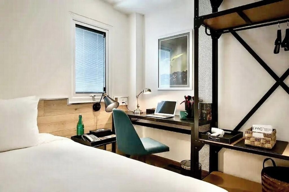 C Central Hotel de Tham 12/15