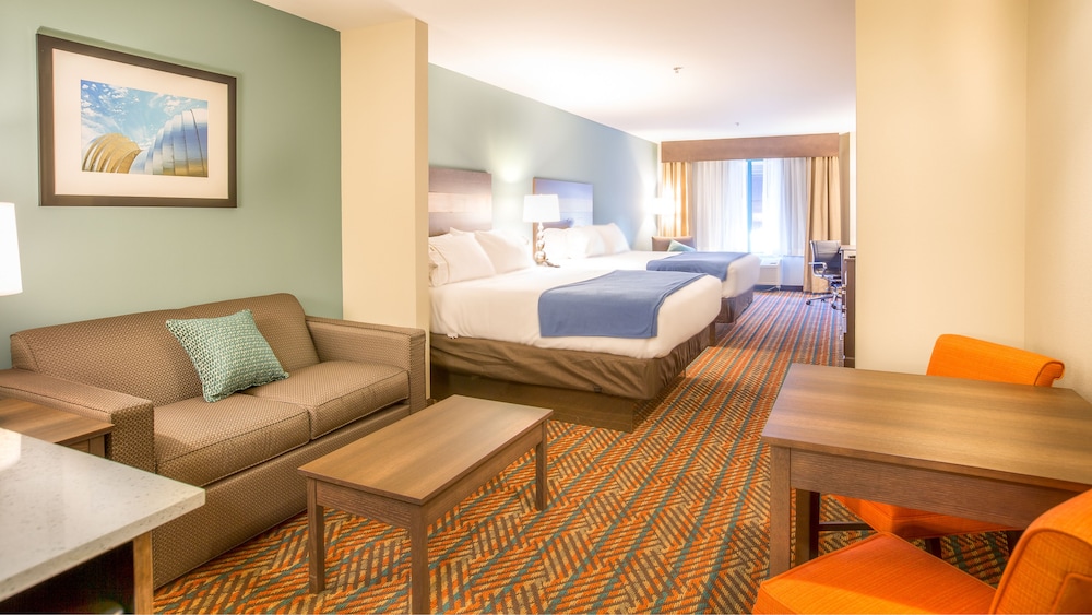 Holiday Inn Express Wichita South 23/59