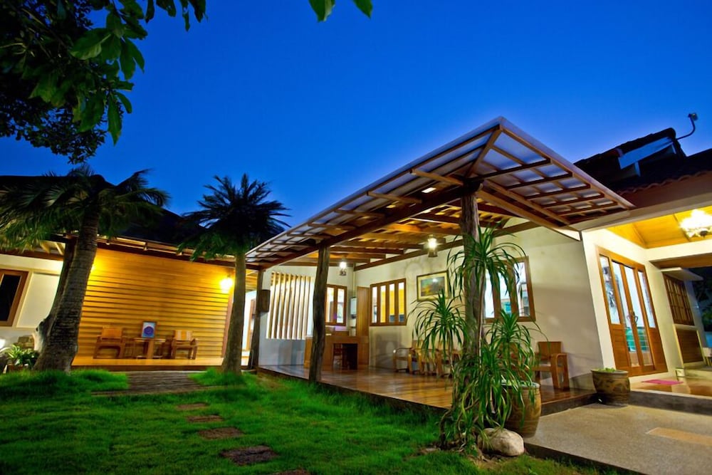 Tree Home Plus Home Stay 4/50