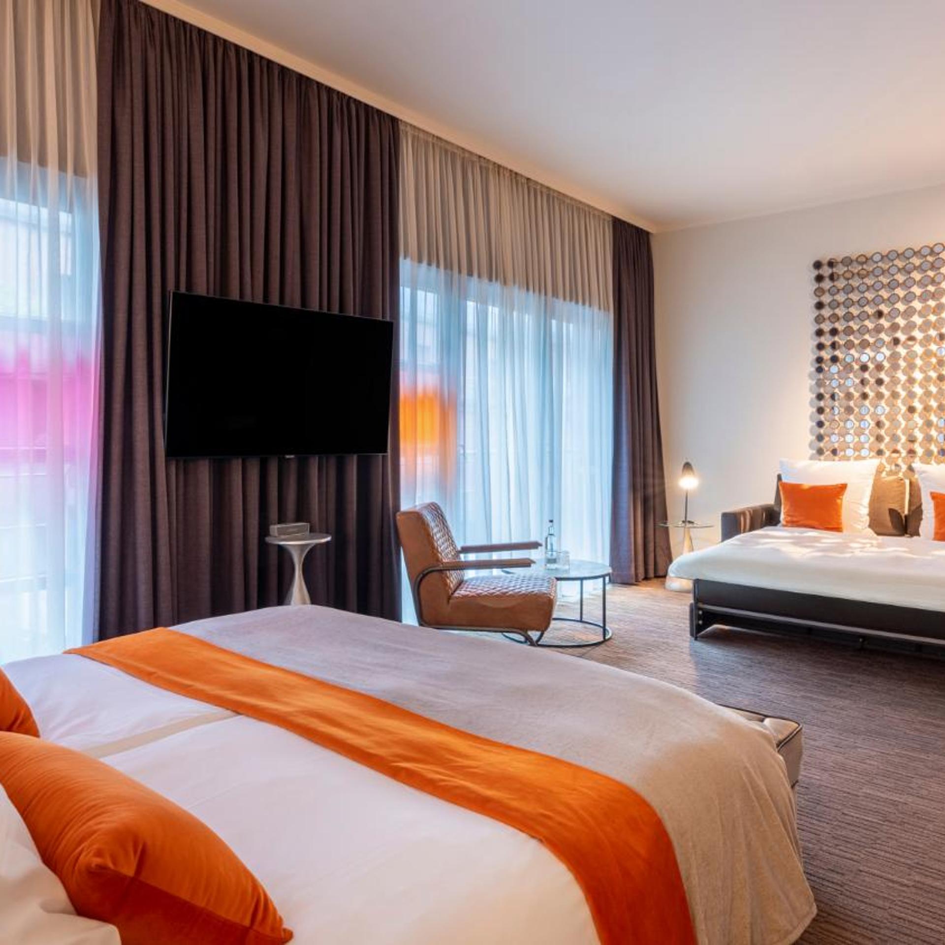 ROOM, TRIPLE