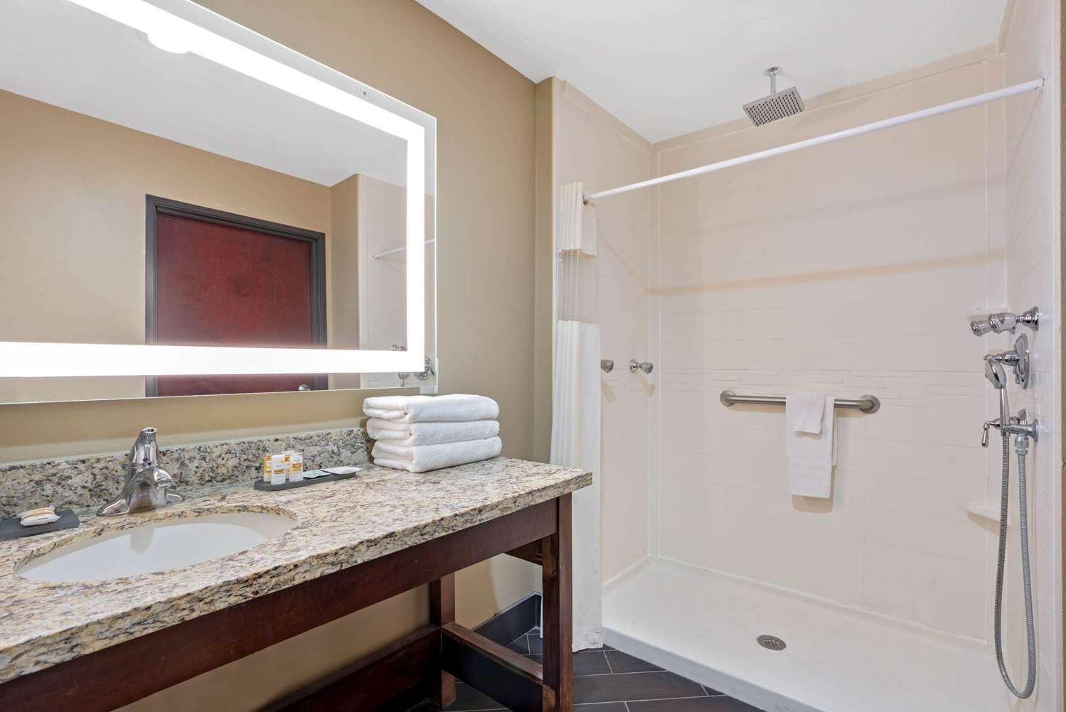 La Quinta Inn Suites Houston Willowbrook 59/61