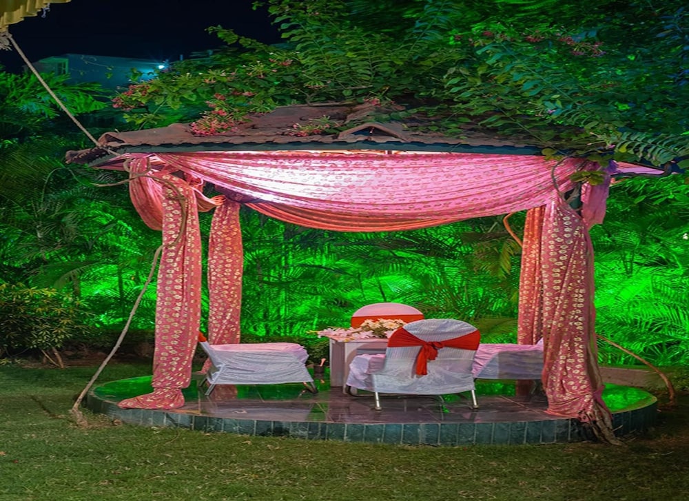 Renest Shraddha Inn Shirdi (ex Shraddha Sarovar Portico) 34/41