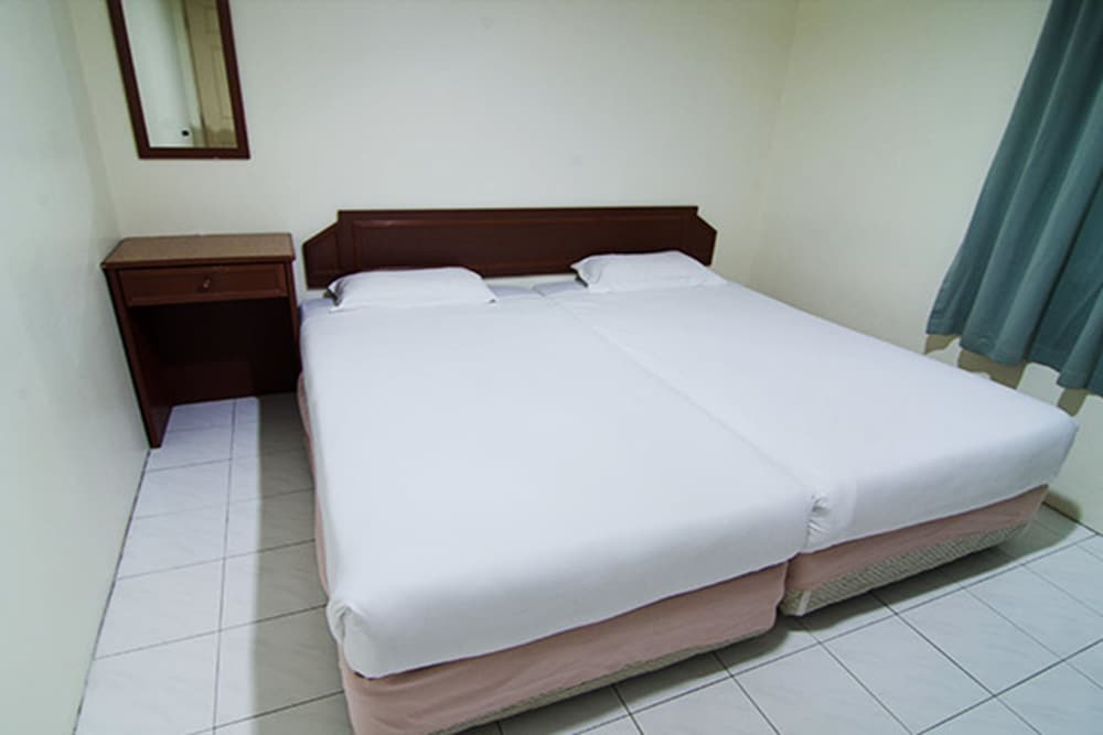 Coral Bay Resort 24/63