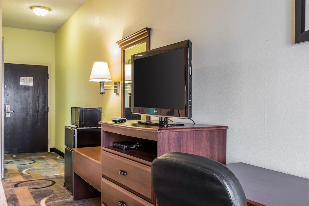 Baymont by Wyndham Memphis I-40 17/17