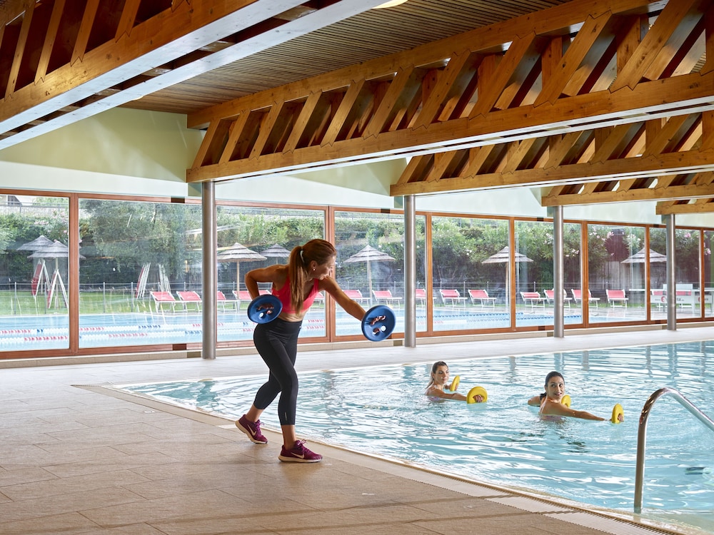 swimming pool spa