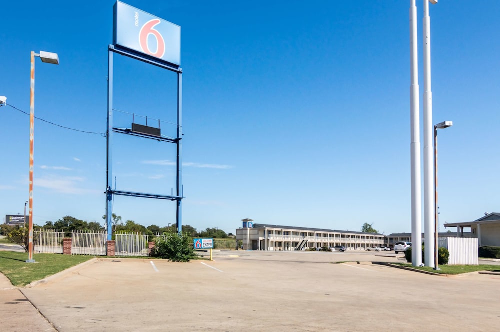 Motel6 Wichita Falls, TX - North 53/63