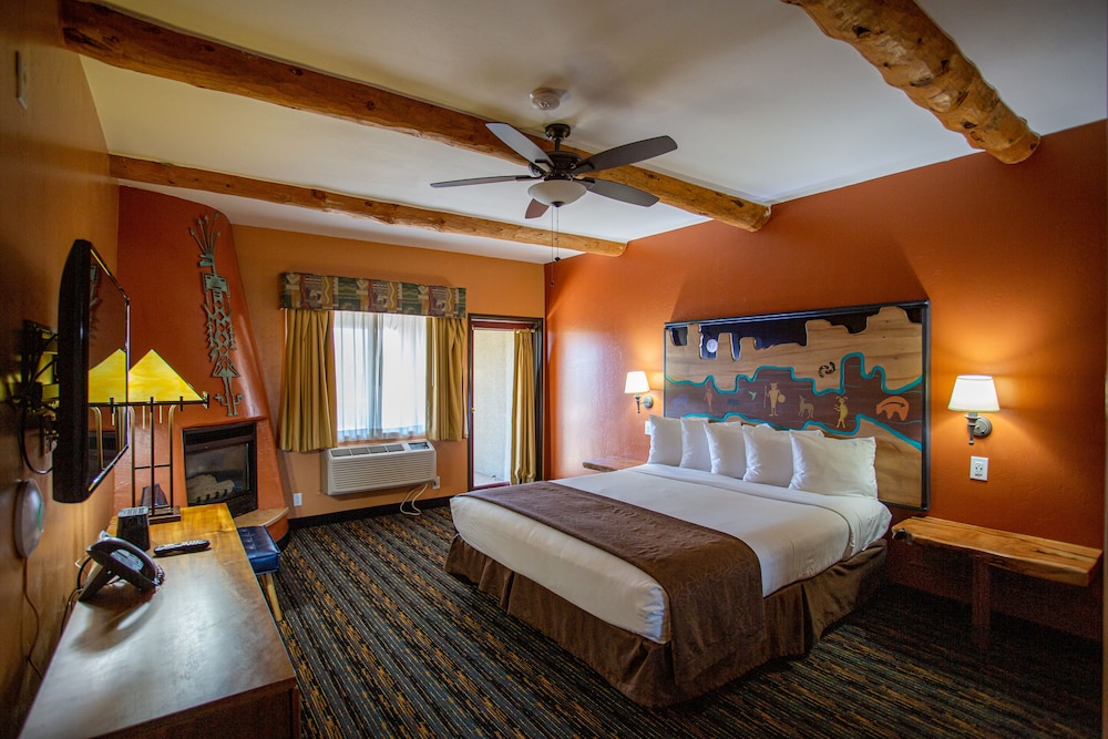 OASIS, KING BED, ACCESSIBLE