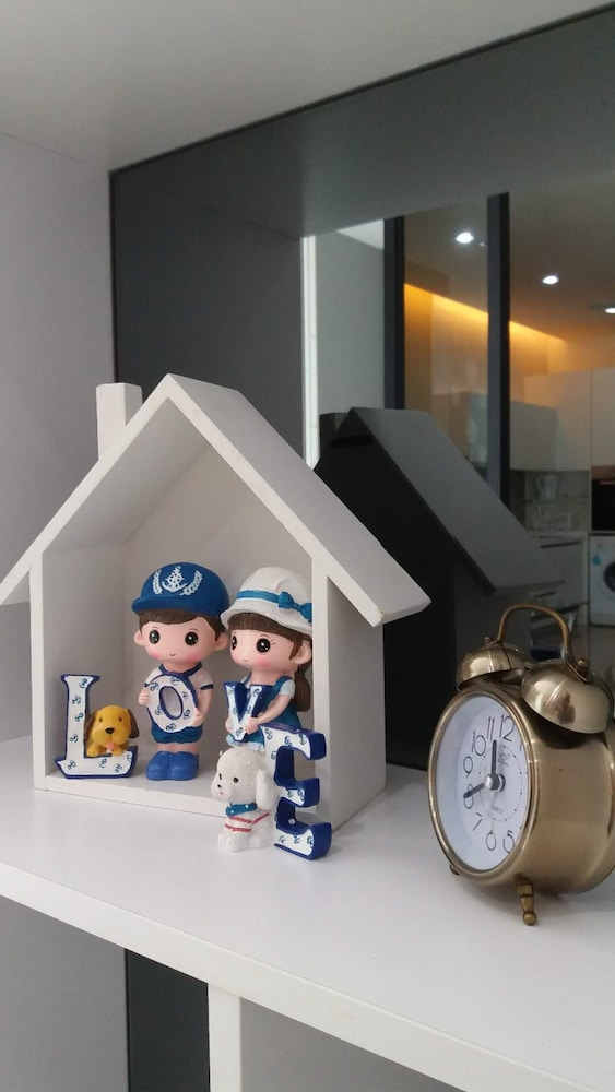 Twin Galaxy Residences 31/36