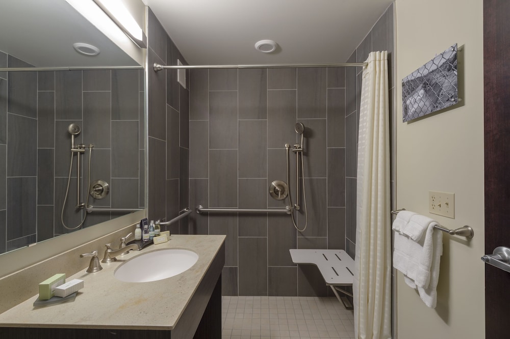 RIT INN & CONFERENCE CENTER 11/56