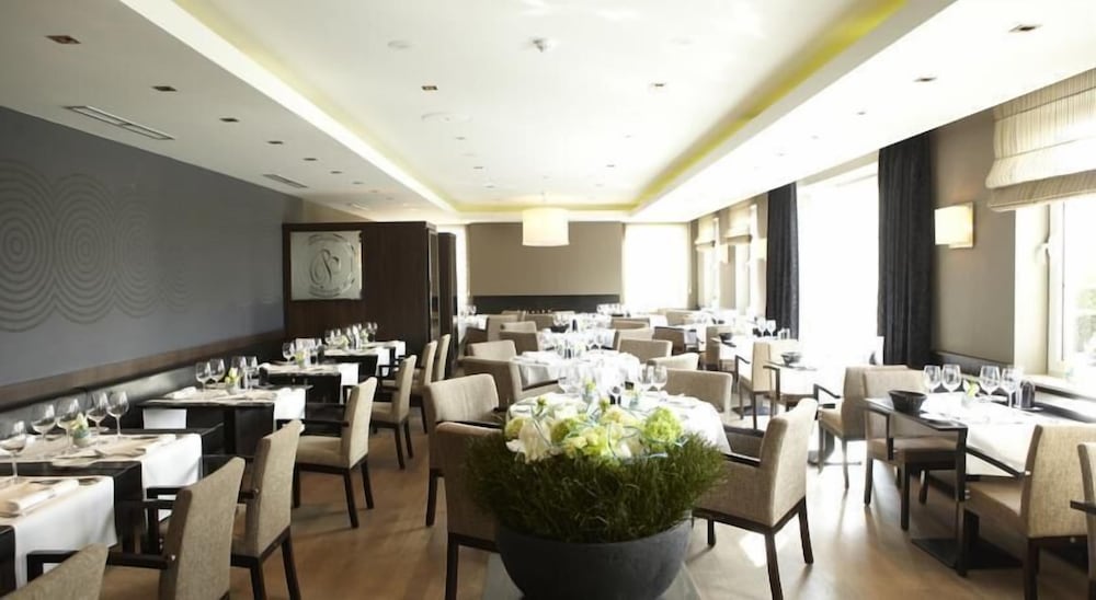 Biznis Hotel 17/19