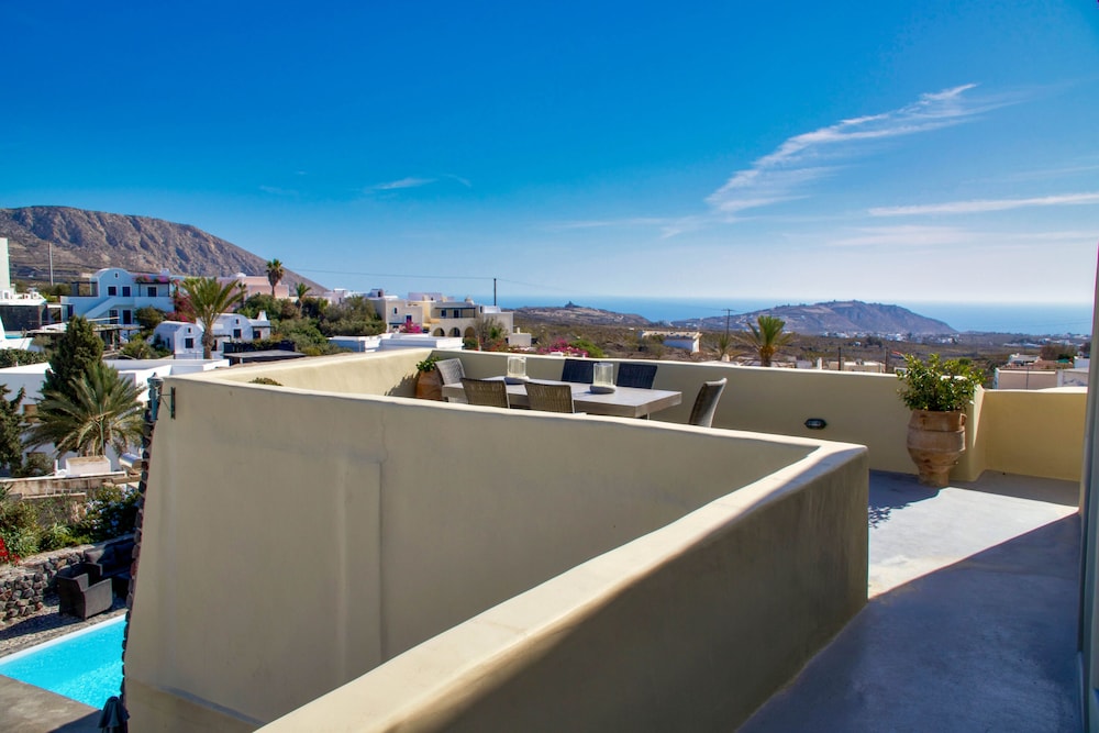 Santorini Heritage Villas &amp; Mansions 48/50