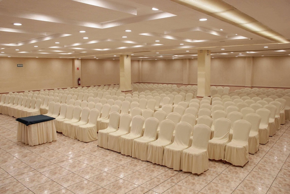 Radisson Hotel & Convention Center Toluca 23/50