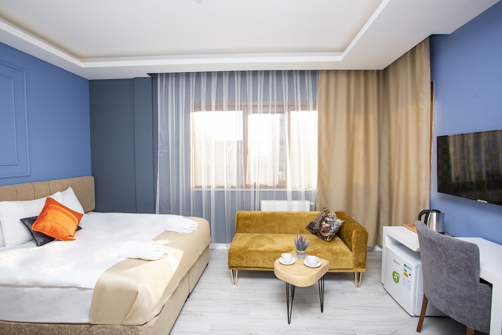 Alemeyn The Taksim Leons Hotel Cafe & Spa 8/28