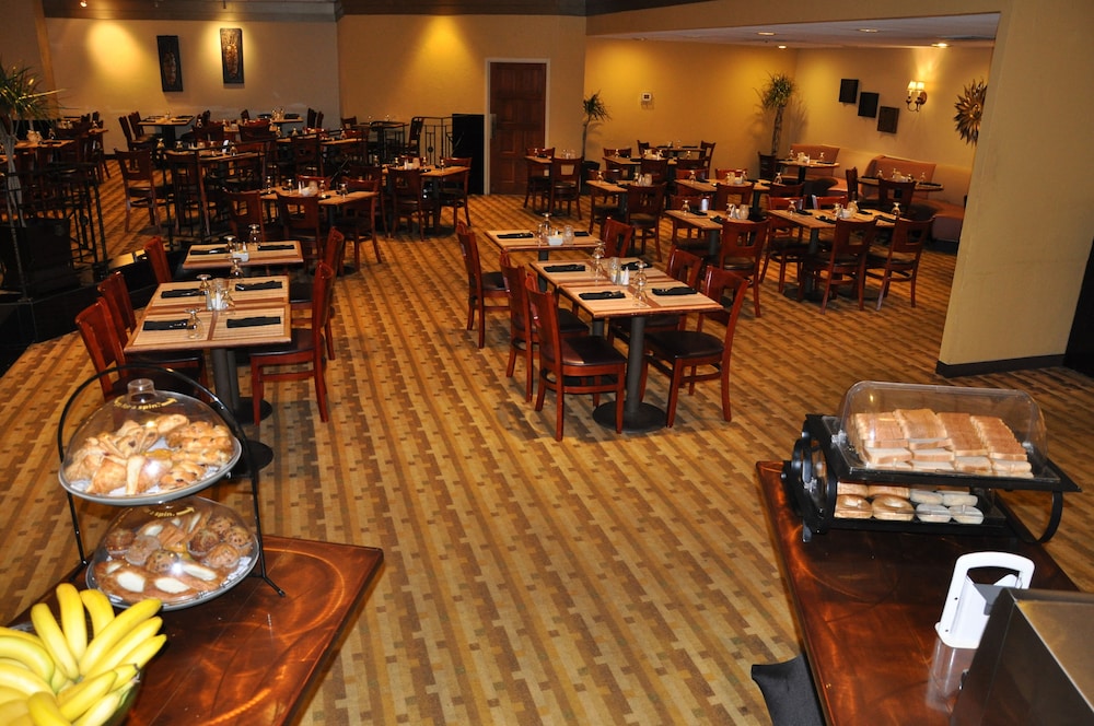 Best Western Plus Hotel & Conference Center 35/46