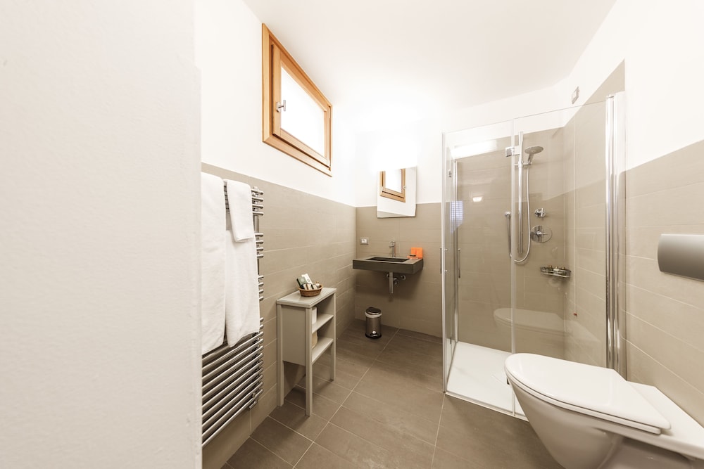 Le Scuole - Collemassari Hospitality 14/15