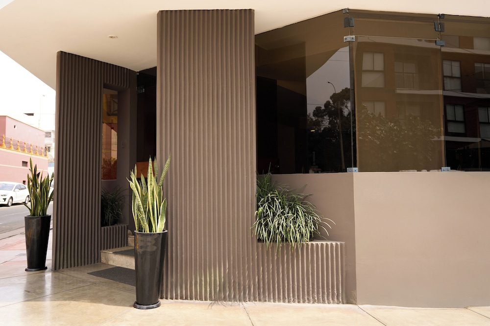 Park Suites 2/50