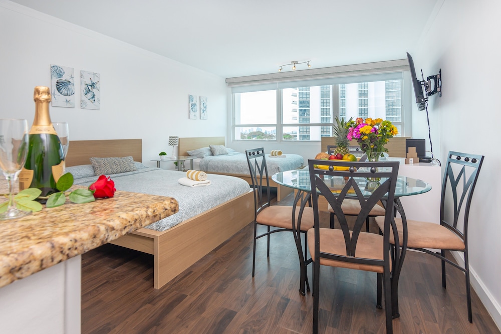 Girasole Apartments 48/50