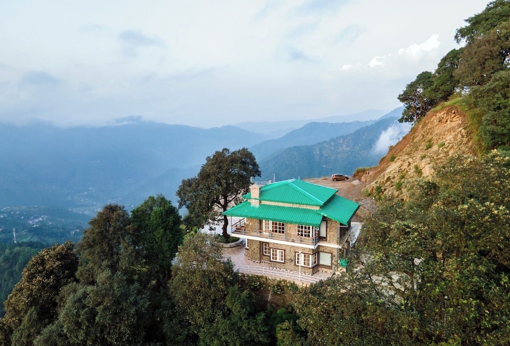 Aamari Resorts 45/51