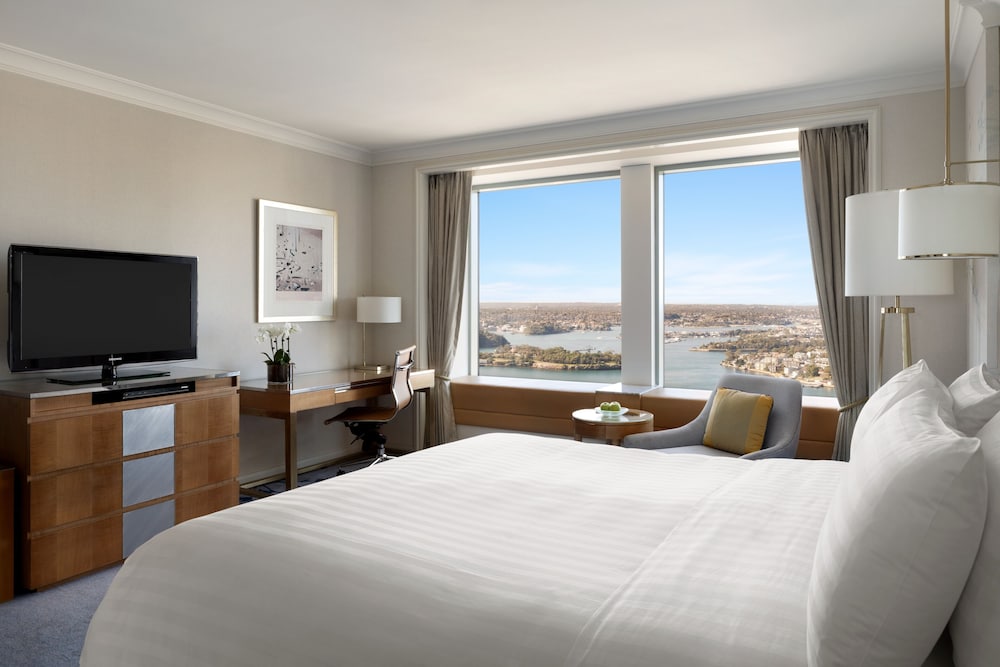 Horizon, Harbor, King Bed, Club Lounge Access, High Floor
