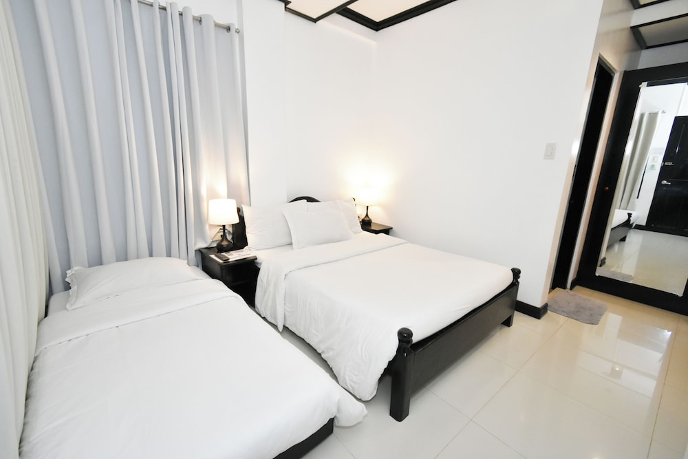 Standard, 1 Queen and 1 Single Bed, Queen Bed, Swiftlets Inn 3/10