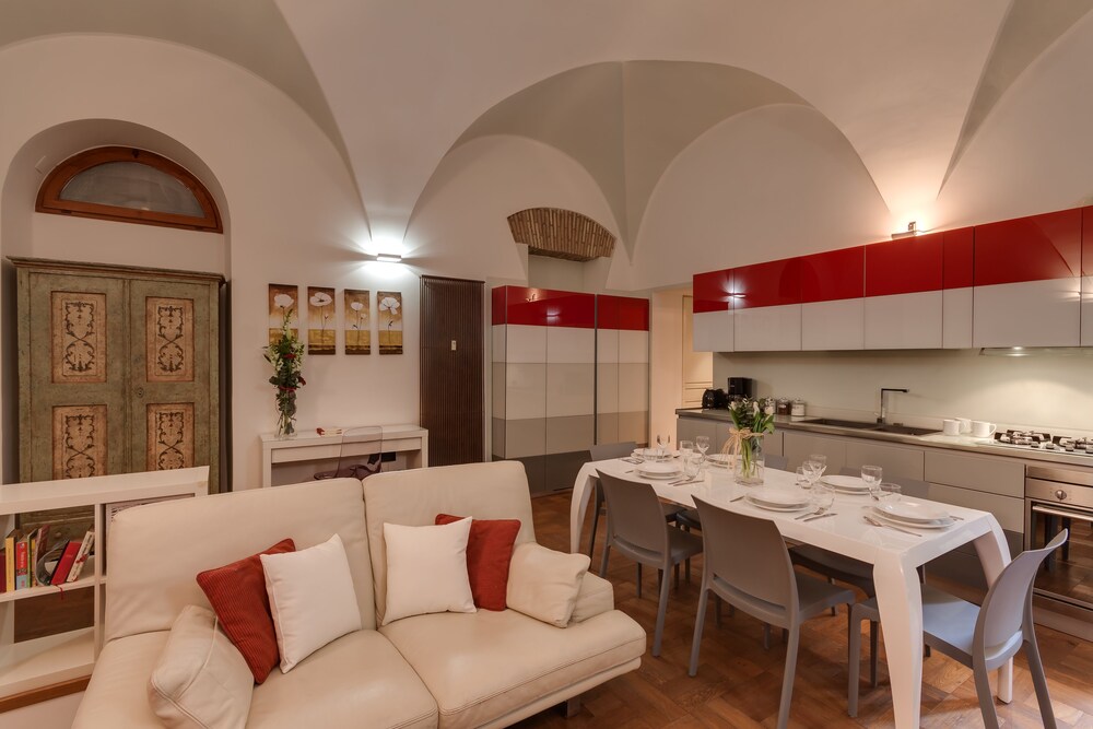 Rome Accommodation - Coronari 30/50