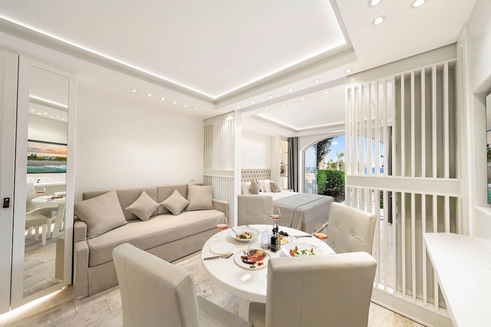 TOP Domina Coral Bay Resort 30/50