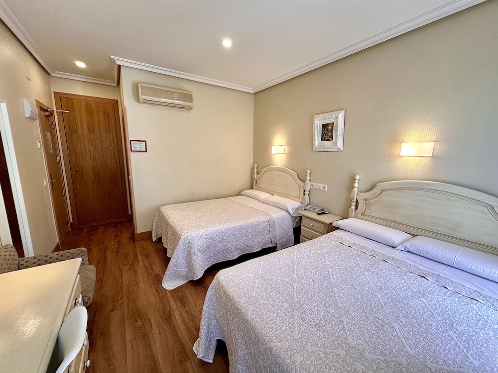 Hostal Toledo 16/50