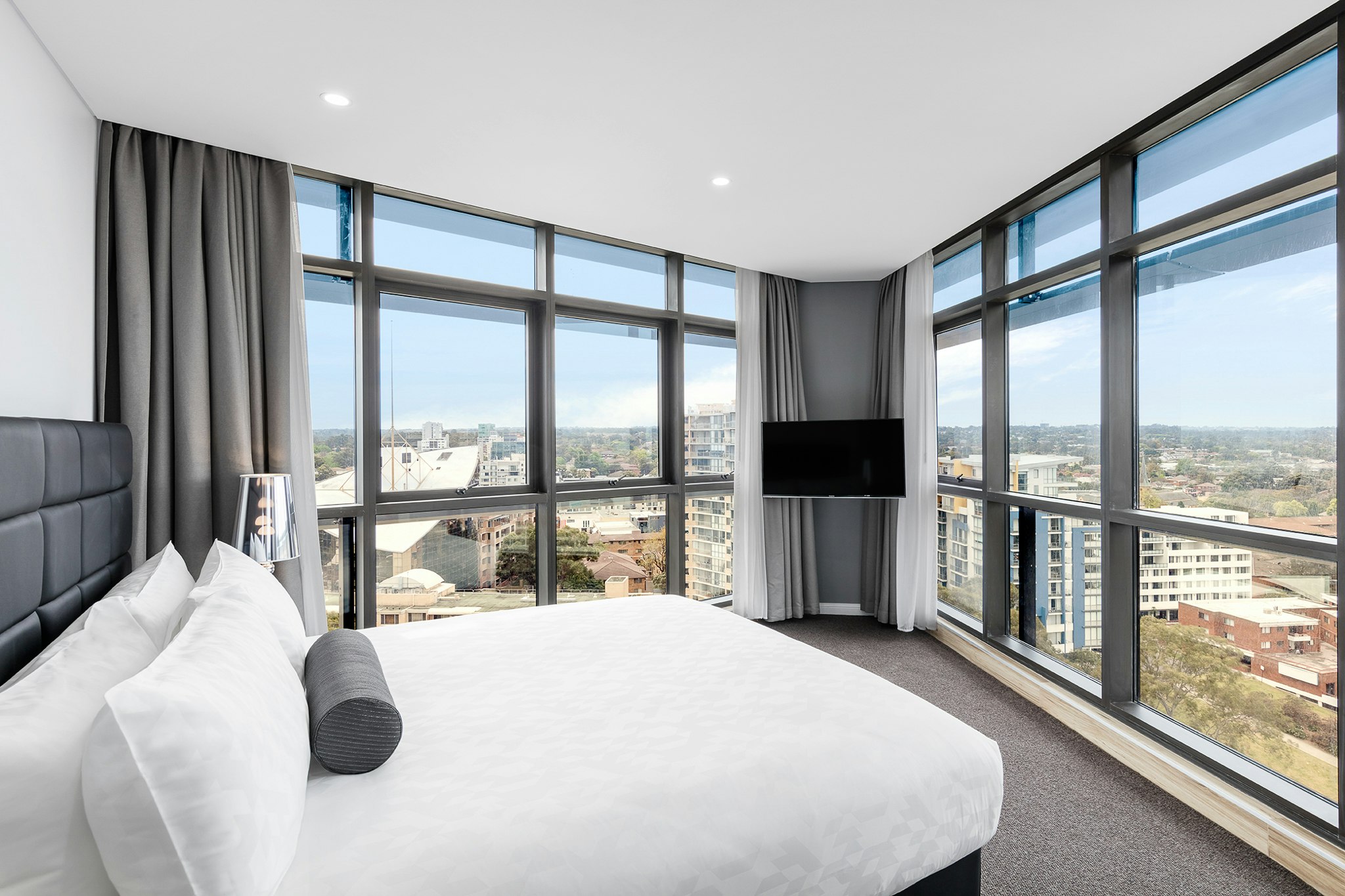 Meriton Suites Church Street Parramatta 3/25