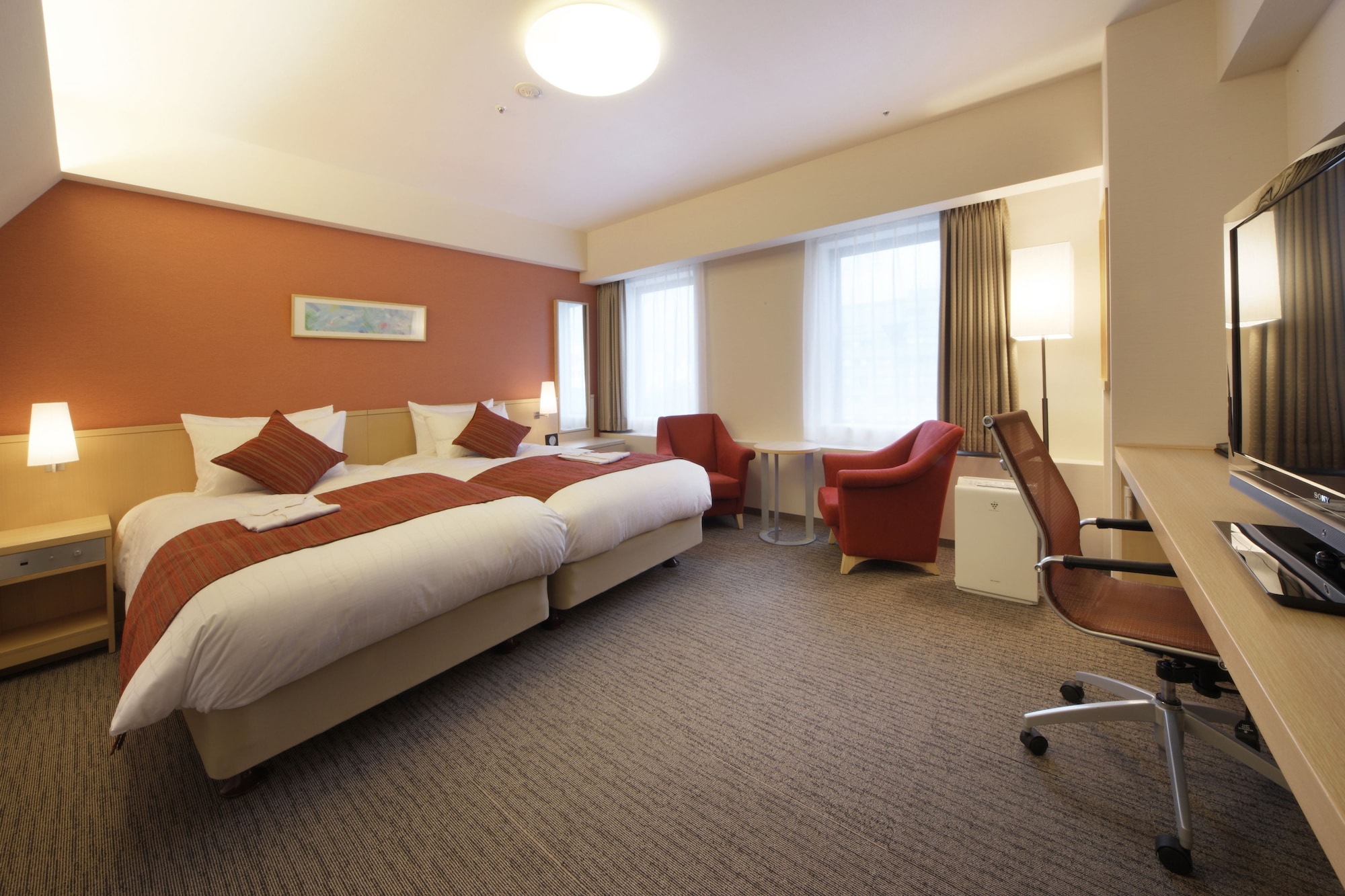 HOLLYWOOD, TWIN BEDS
