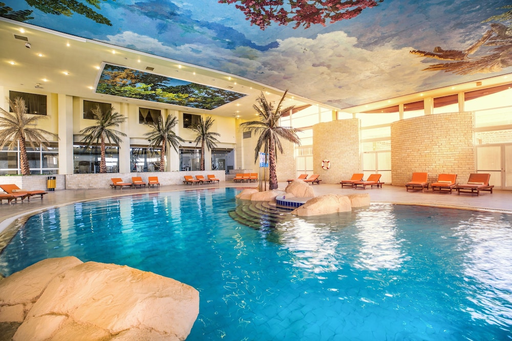 swimming pool spa