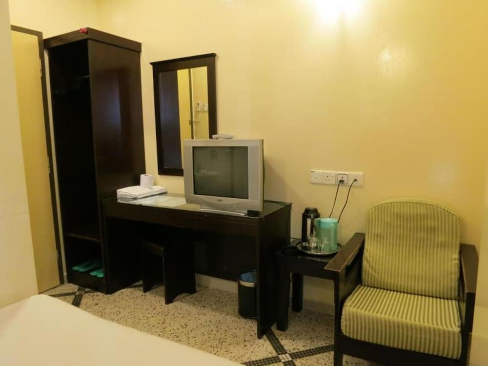 Nan Yeang Hotel 118/126