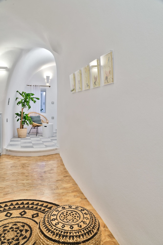 Namaste Suites By Caldera Houses 7/50