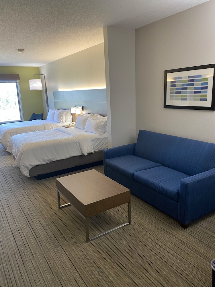Holiday Inn Express Hotel Suites Opelika Auburn 33/71