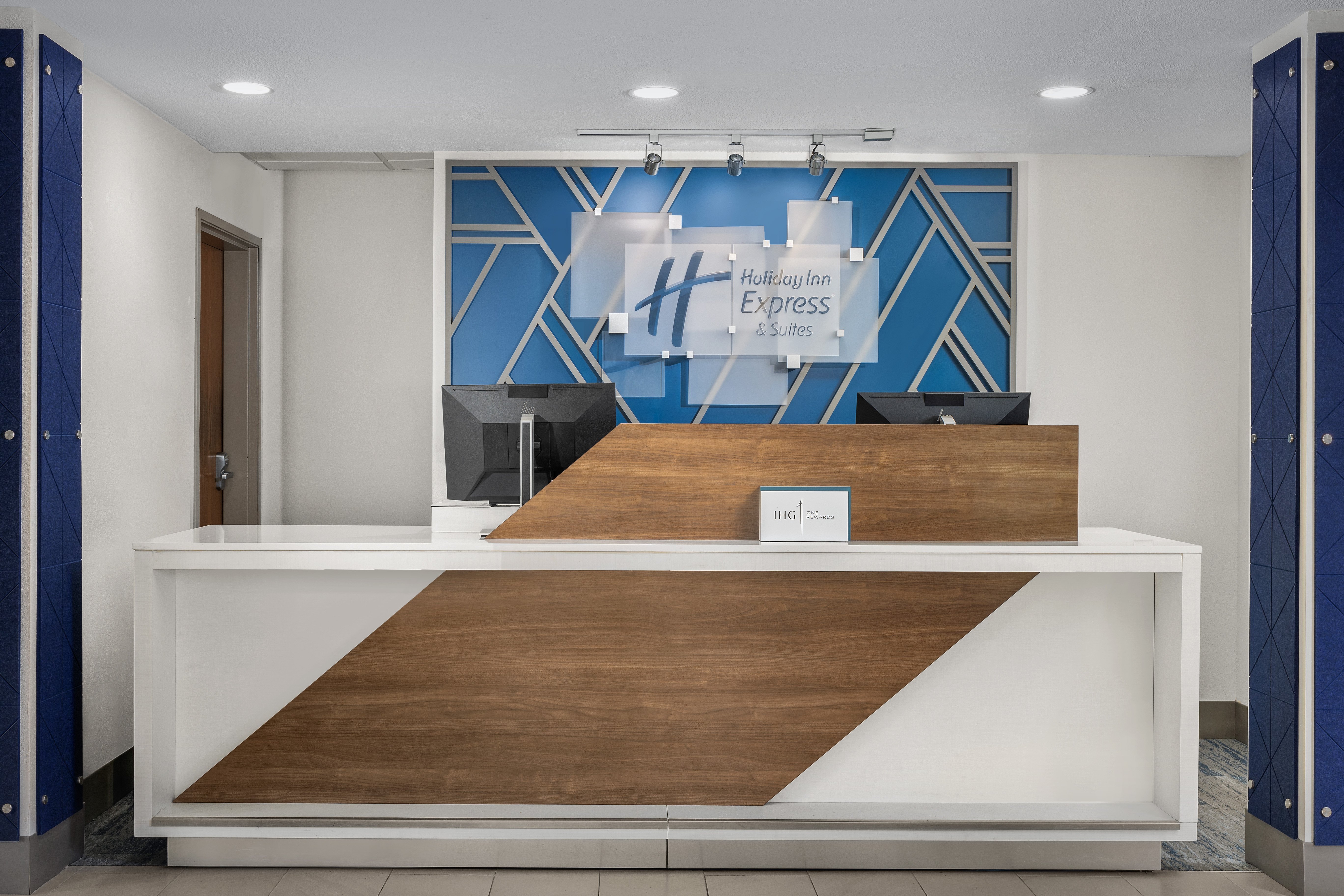 Holiday Inn Express & Suites Superior Duluth Area 8/68