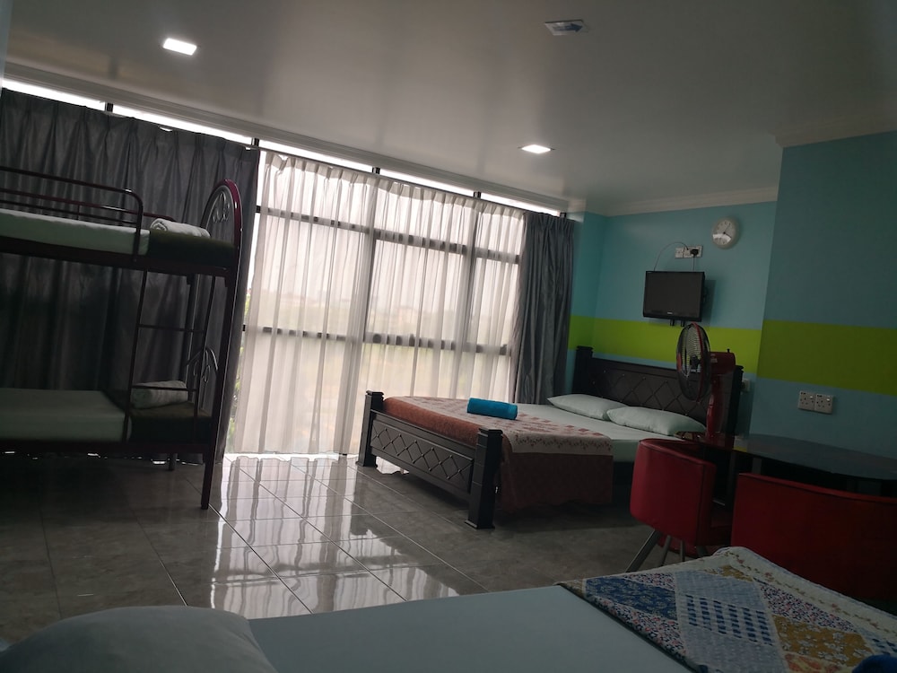 Kristal Inn Hotel 33/55