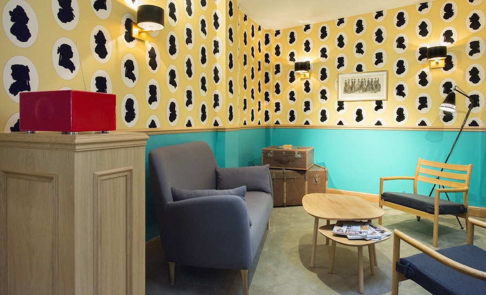 Suites and Hotel Helzear Champs Elysees 39/65