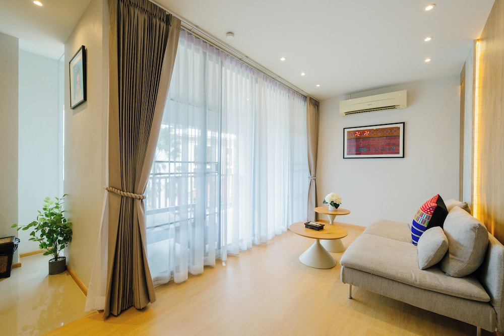 THE OPIUM SERVICED APARTMENT AND HOTEL 32/50