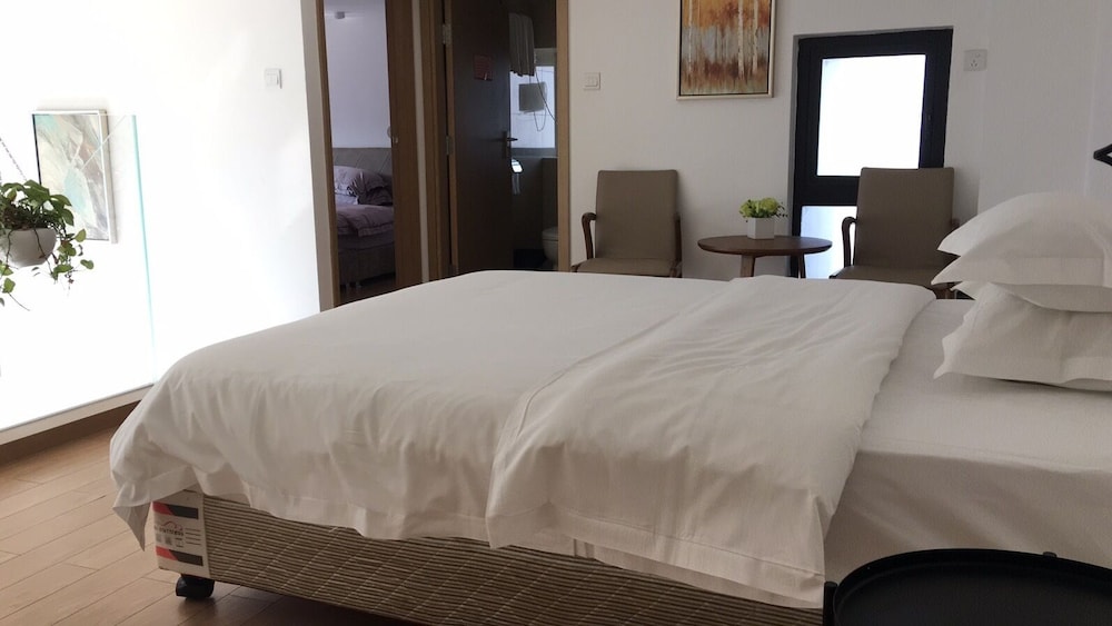 Ihouse Executive Apartment 14/50