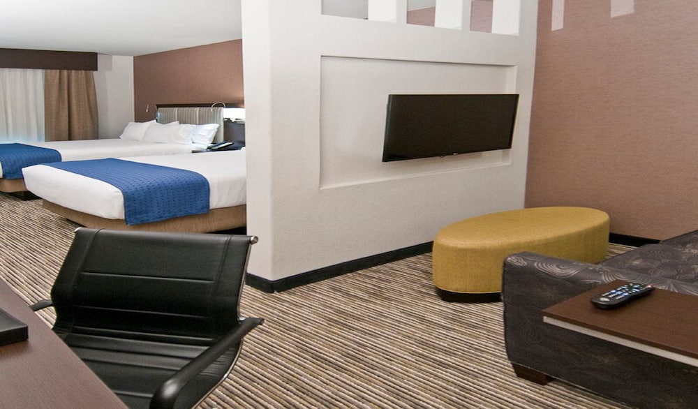 Holiday Inn Austin Airport 43/58
