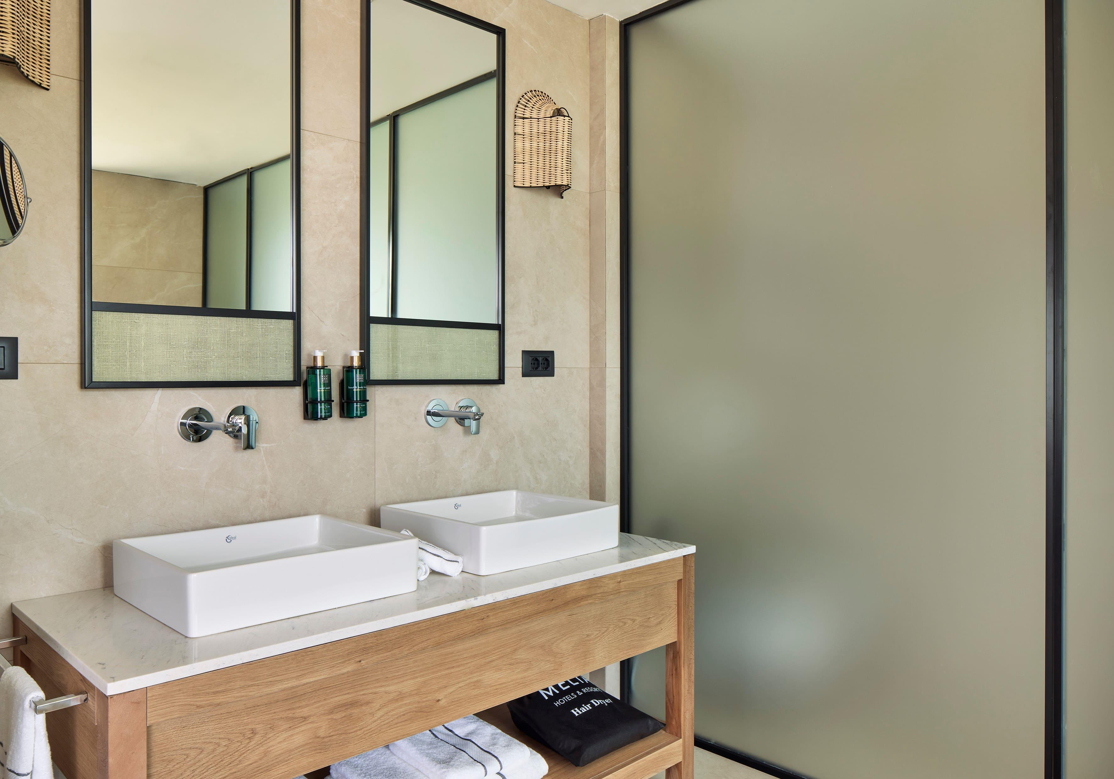 Grand, the Level, Suite, Beach Side, Adult Only 5/6